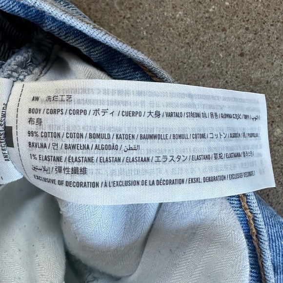 Abercrombie & Fitch The Baggy Low Rise Curve Love Light Wash Raw Hem Size 32|14L - Picture 11 of 11